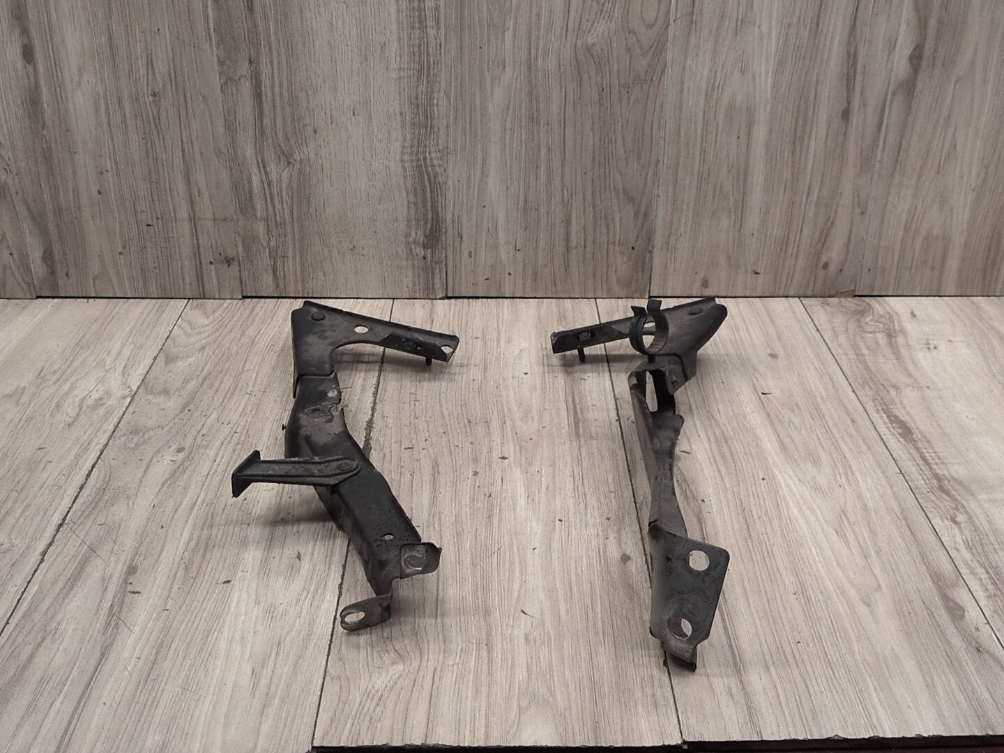 2008-2017 Audi S5 8T Front Left Right Fender Brackets SET 8T0821135C