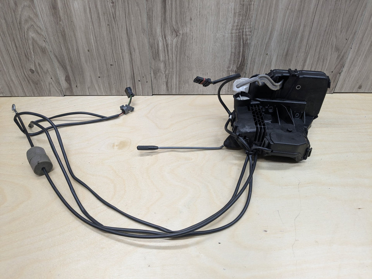 2009-2011 Mercedes-Benz SLK-Class R171 Front Left Door Latch A1717202535 OEM