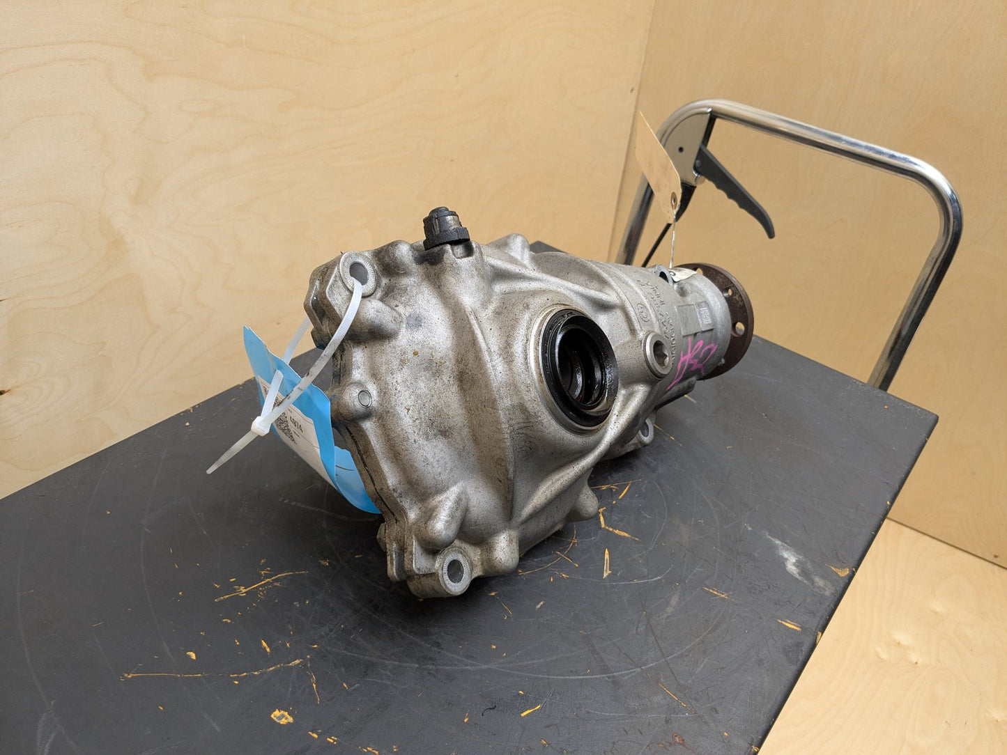 OEM BMW G14 G15 G30 530 540 840 xDrive Front Differential Axle Carrier AT 2.93