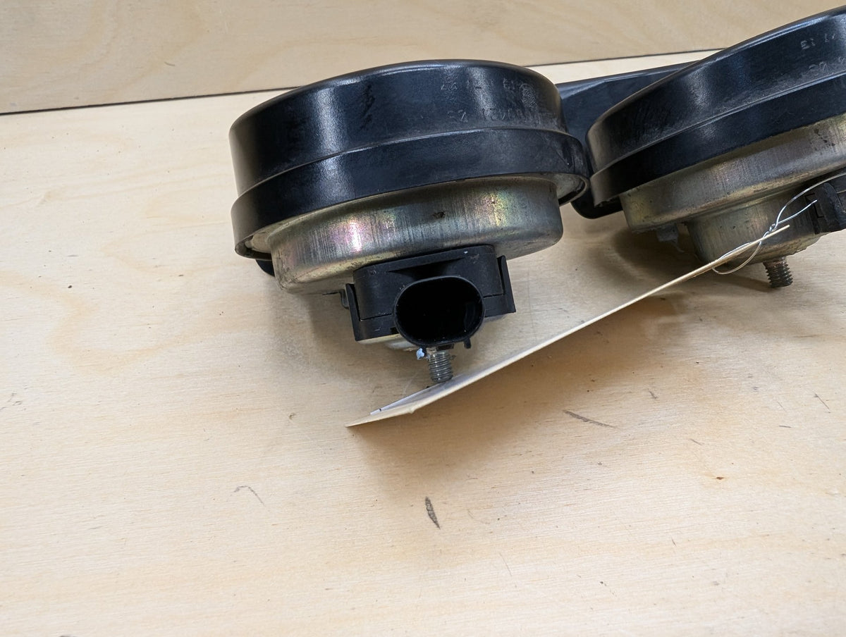 2007-2013 BMW 335i E93 Alarm Horns SET 7159420