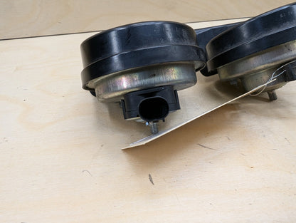 2007-2013 BMW 335i E93 Alarm Horns SET 7159420