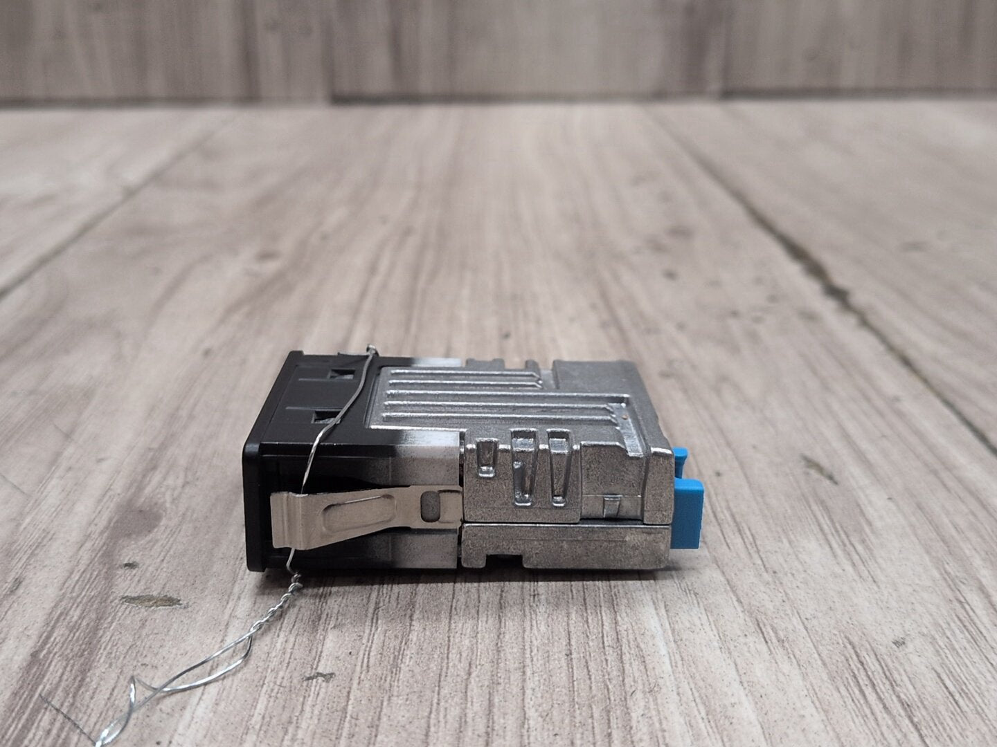 2022 BMW M340i G20- AUX/ USB Charger Port Socket PN: 8711938