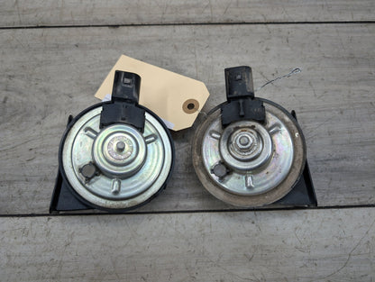 2021-2026 BMW 430i G22 Alarm Horns SET 7492206