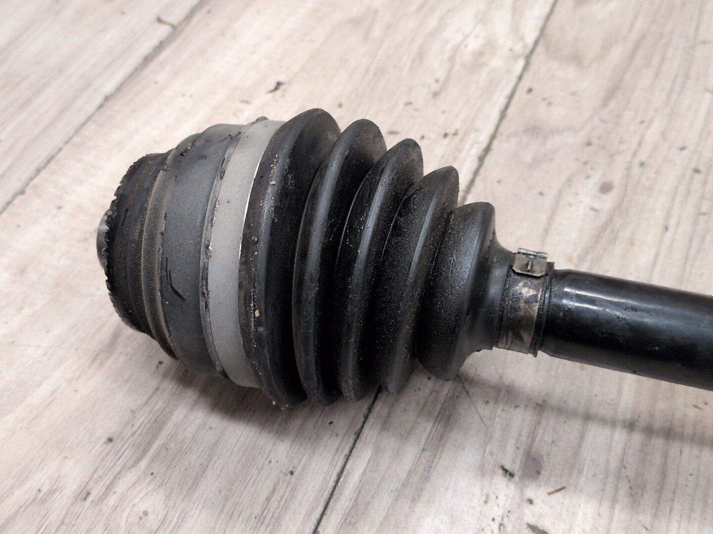18-20 OEM BMW G30 M550iX Front Left Driver Side Output Half Shaft CV Axle