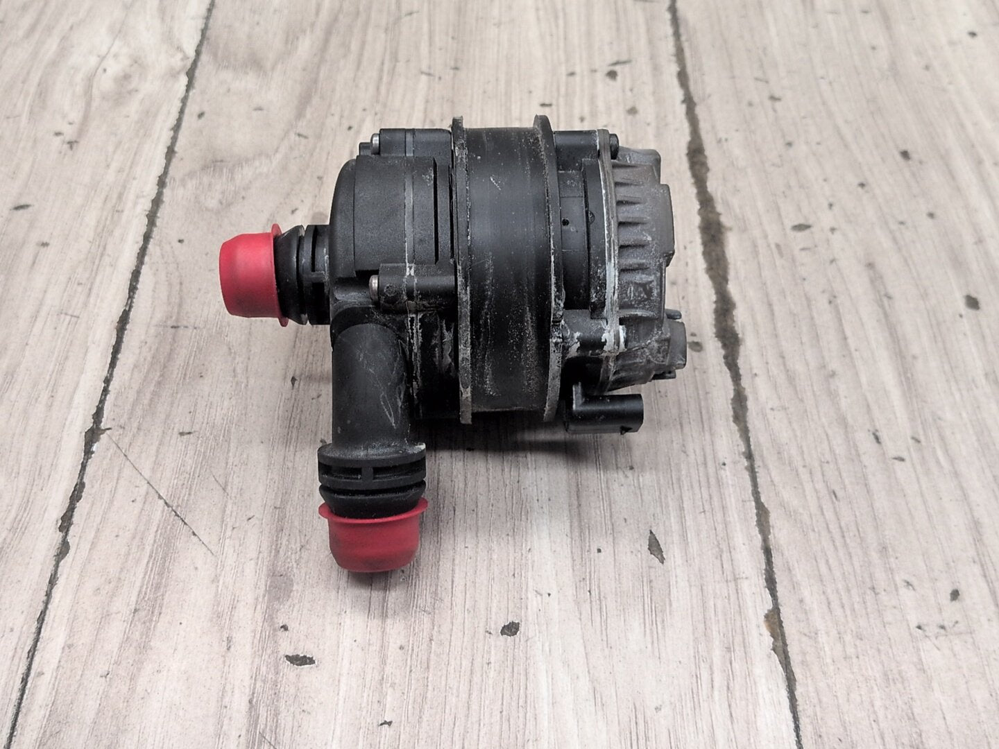 OEM BMW G01 G05 G20 G22 G26 Engine B46 B58 Auxiliary Electric Water Pump Cooling
