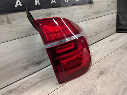 2007-2013 BMW X5 E70 Rear Right Passenger Outer Tail Light 7227792