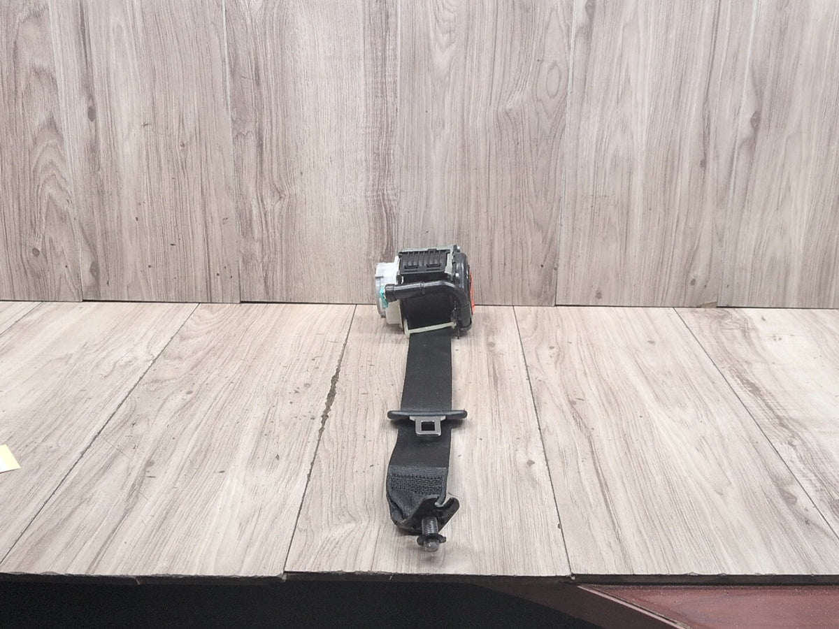 2015-2018 Audi Q3 8U Rear Left or Right Seatbelt Seat Belt Retractor 8U0857805A