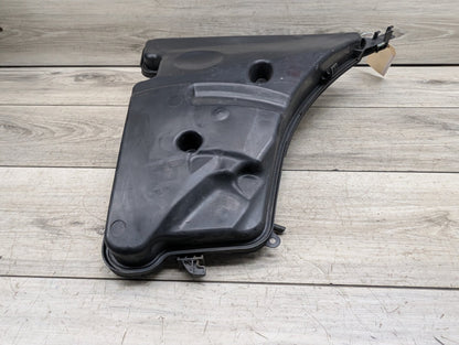 OEM BMW G12 G30 540 M550 750 M760 Windshield Wiper Washer Reservoir Tank Pump