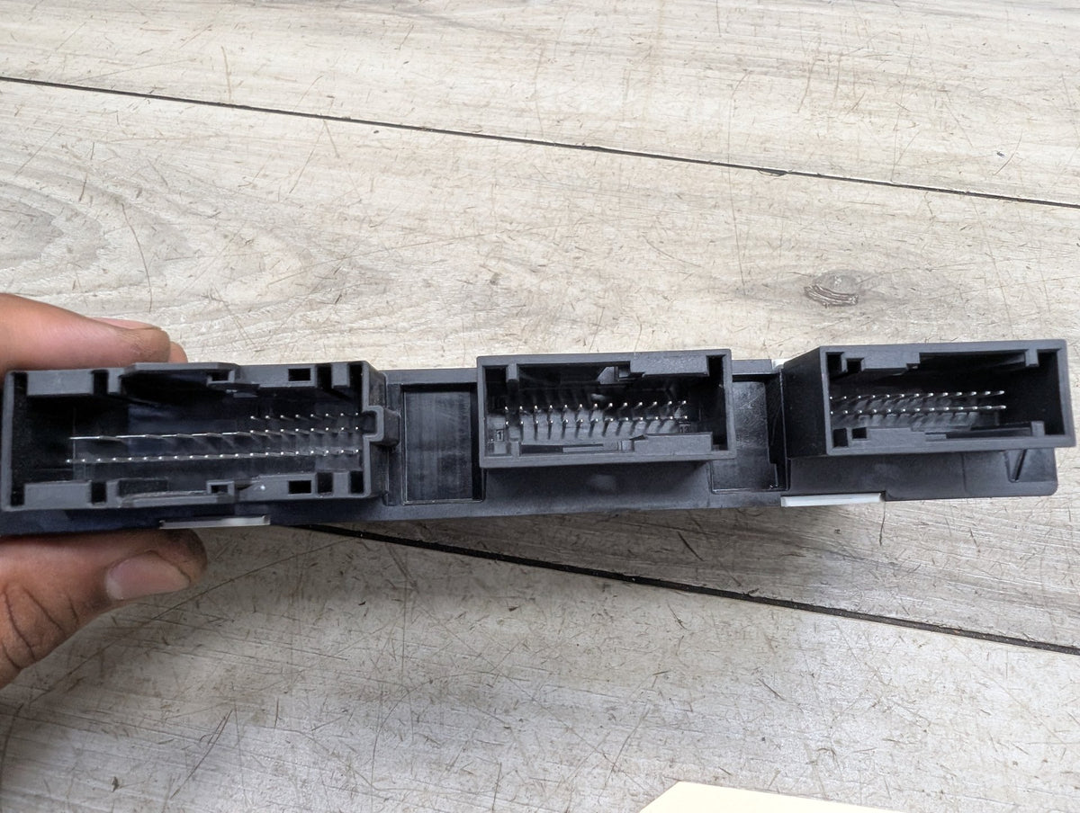2009-2015 BMW 750Li F02 CAS Comfort Car Access System Module w/ Key 9301518 OEM
