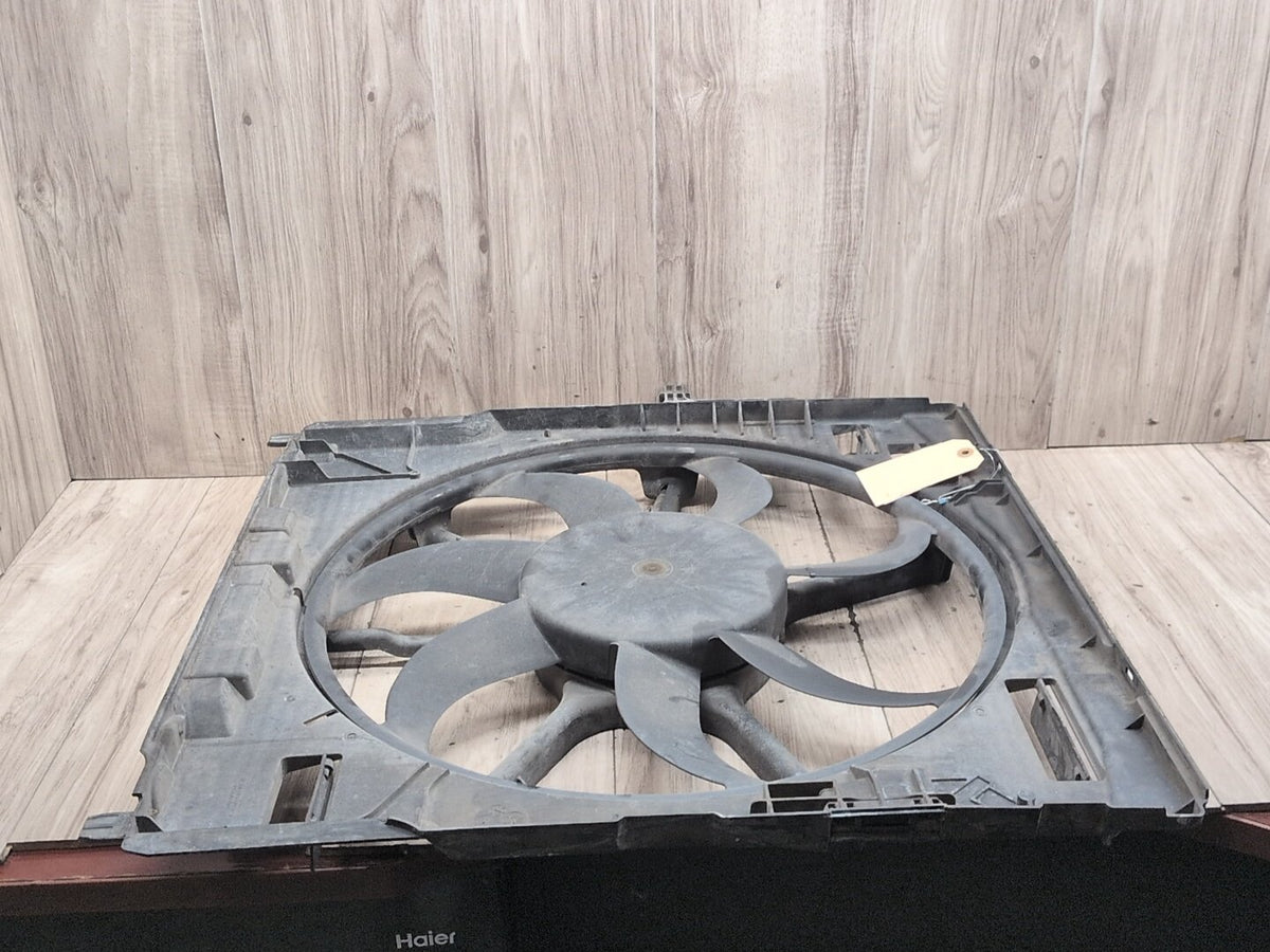 2007-2013 BMW X5 E70 Radiator Fan Shroud Housing w/ Motor 7558428