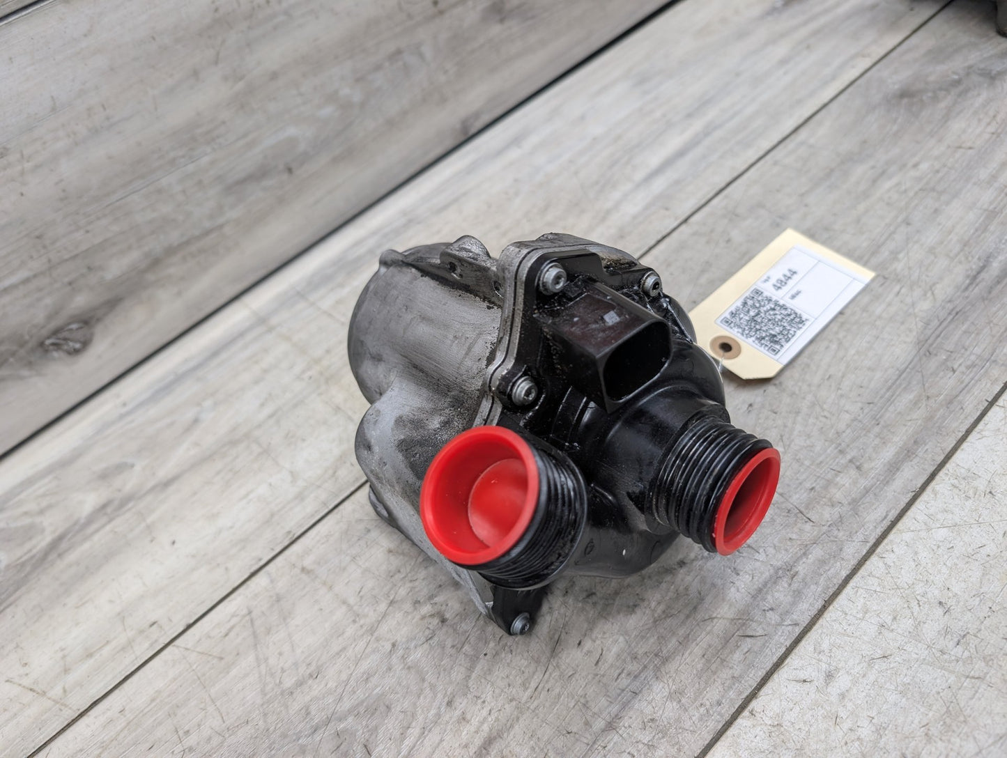 2007 - 2013 BMW 335i E93 Engine Motor Cooling Auxiliary Water Pump 5A05704 N54B30O0