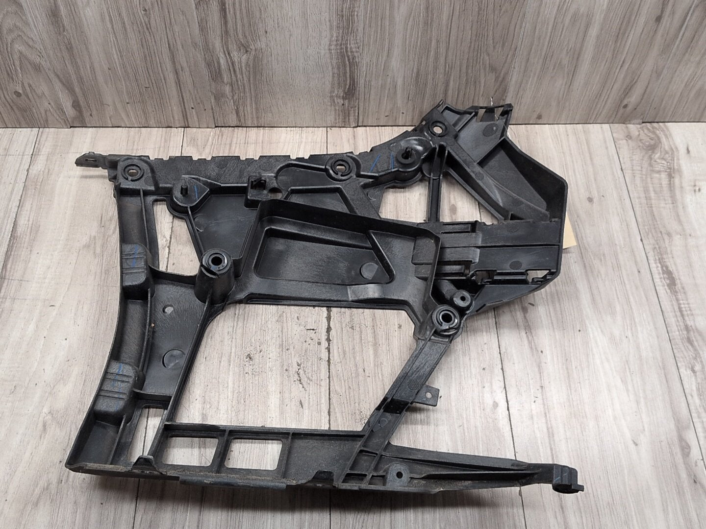 2019-2026 BMW 330i G20 Rear Right Passenger Bumper Support Bracket 7427968
