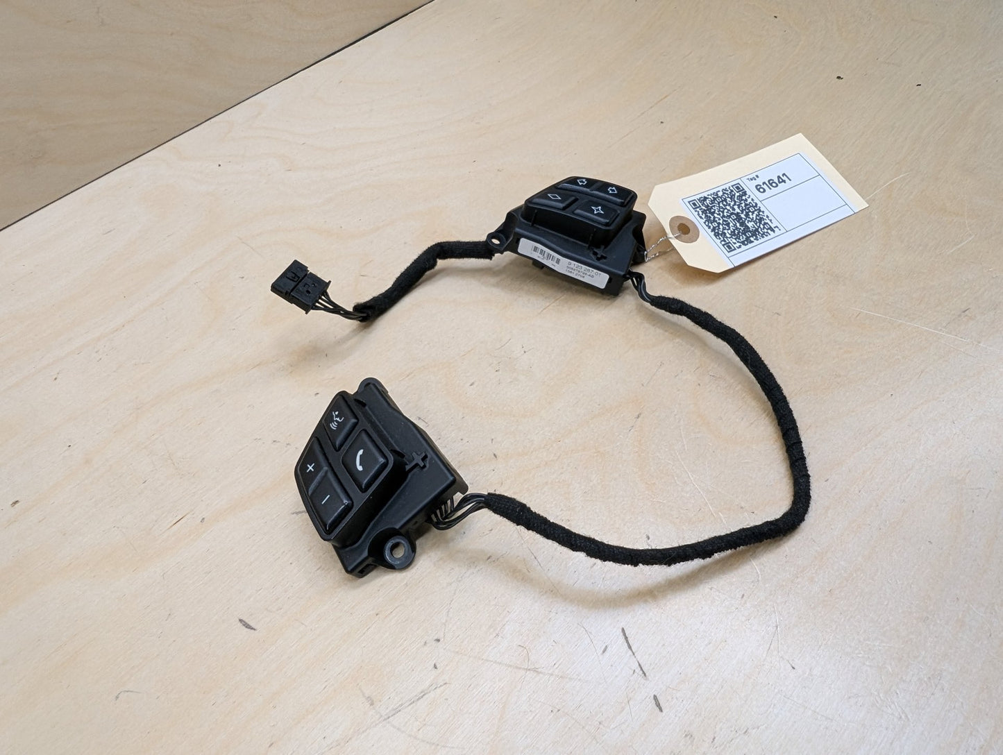 2007-2013 BMW 335i E93 Steering Wheel Switch Buttons 9123287