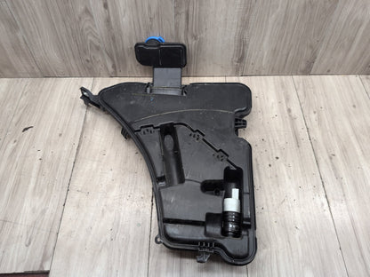 OEM BMW G12 G30 540 M550 750 M760 Windshield Wiper Washer Reservoir Tank Pump