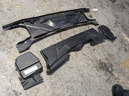 2008-2013 BMW 135i E88 Left Right Side Cowl Covers SET 6925018 OEM