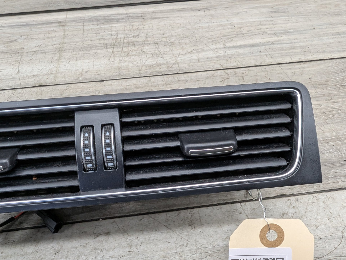2009 - 2017 Audi Q5 8R Dashboard Dash Board Middle Center Air Vent 8R1820951L EA888