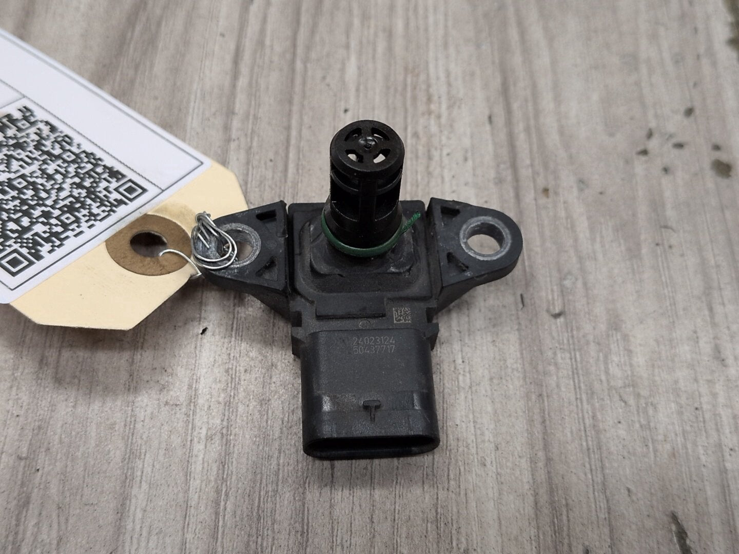 2013 - 2019 BMW 750i F01 Manifold Absolute Pressure (MAP) Sensor 7599042 N63B44O1