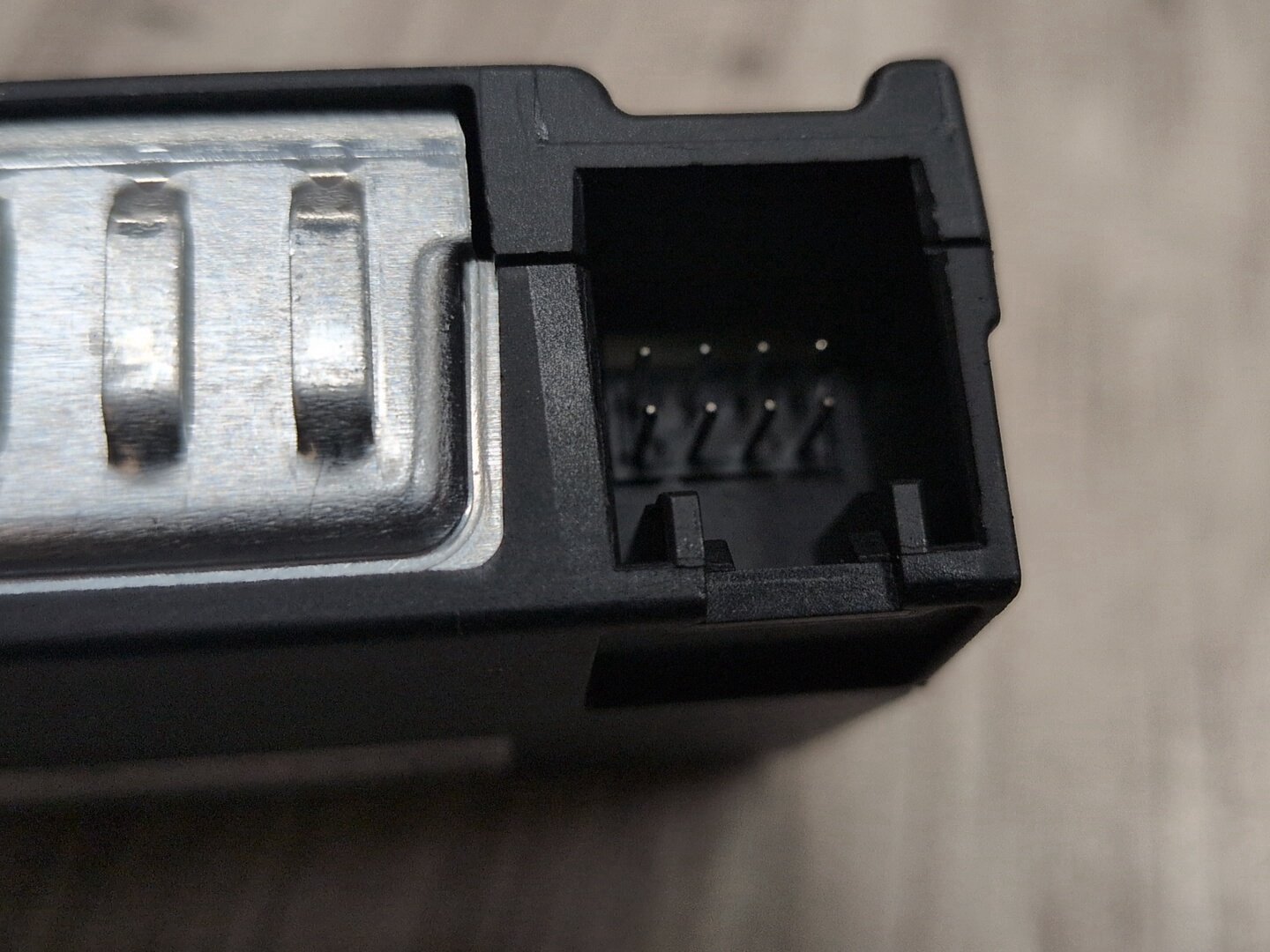 18-24 OEM AUDI A4 A5 Q5 S4 SQ5 Center Console USB Port Aux Jack Port Connection