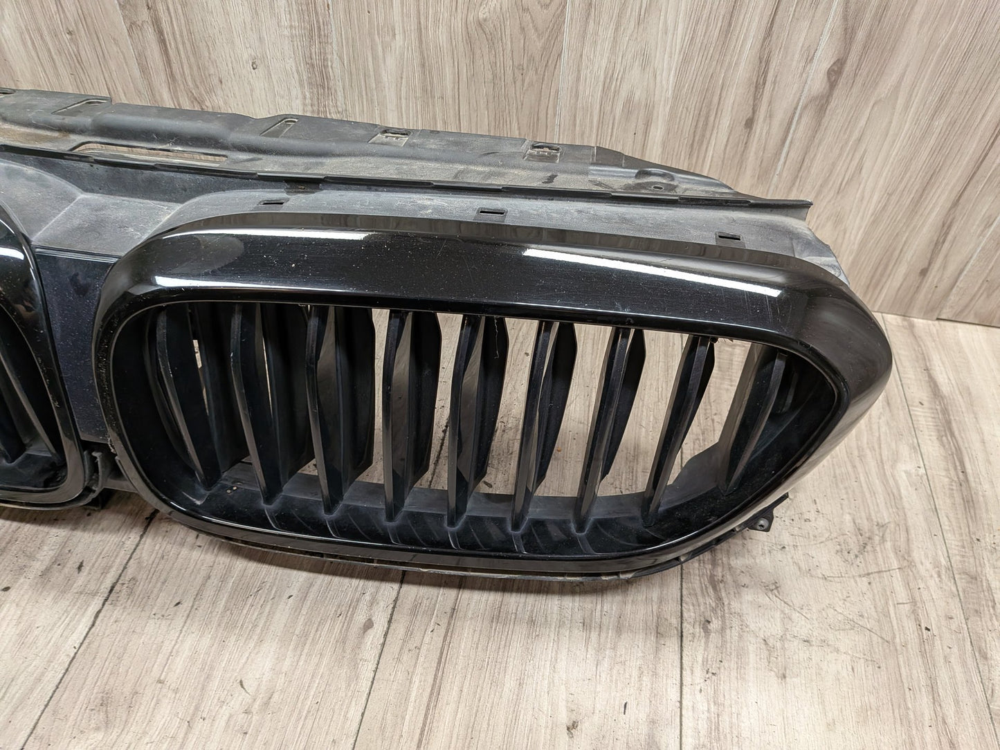 NOTE 17-20 BMW M550i G30 Front Bumper Radiator Air Flap Shutter w/ Kidney Grille