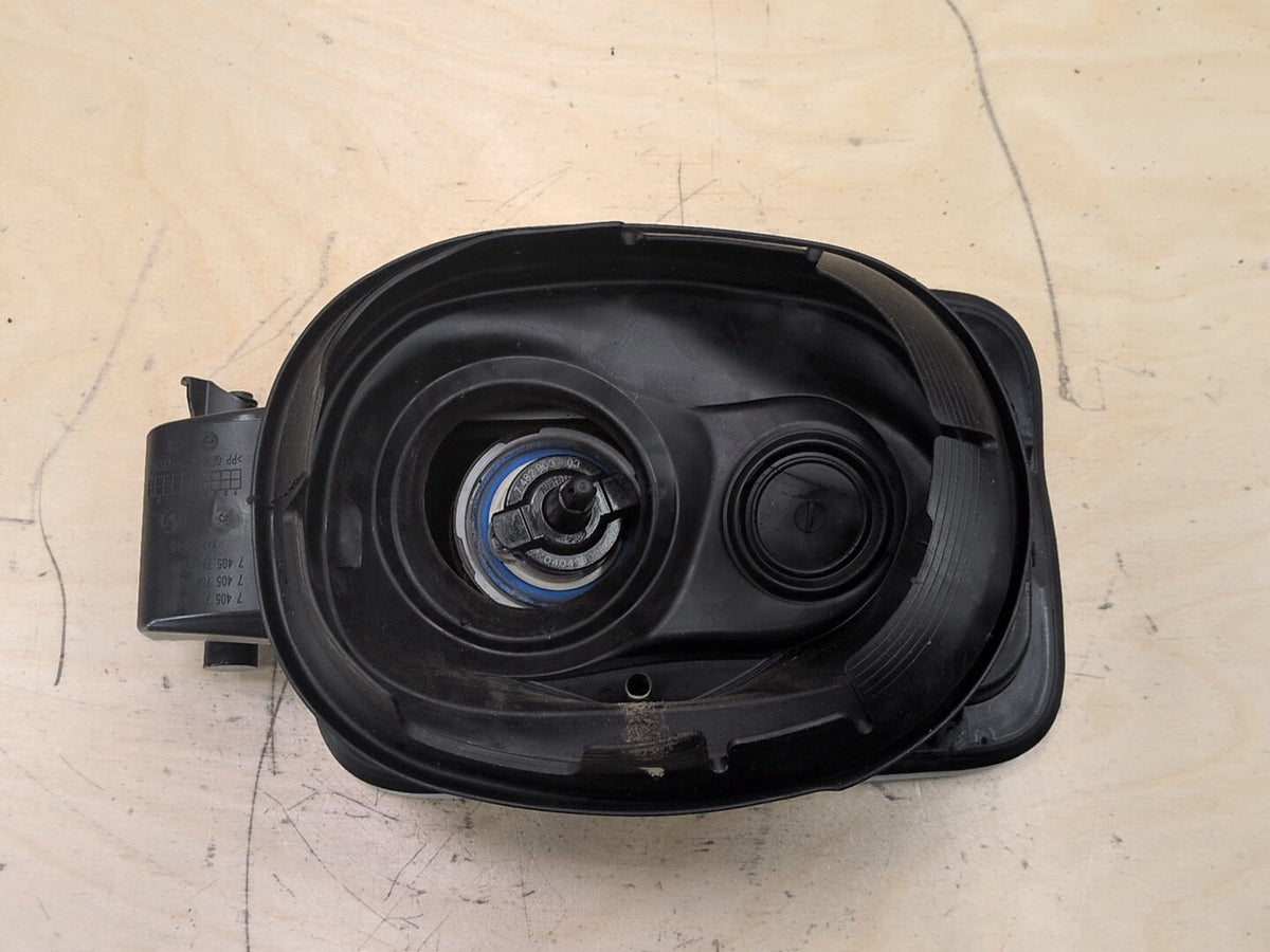 2018-2024 BMW X3 G01 Gas Cover Assembly 7405751 OEM