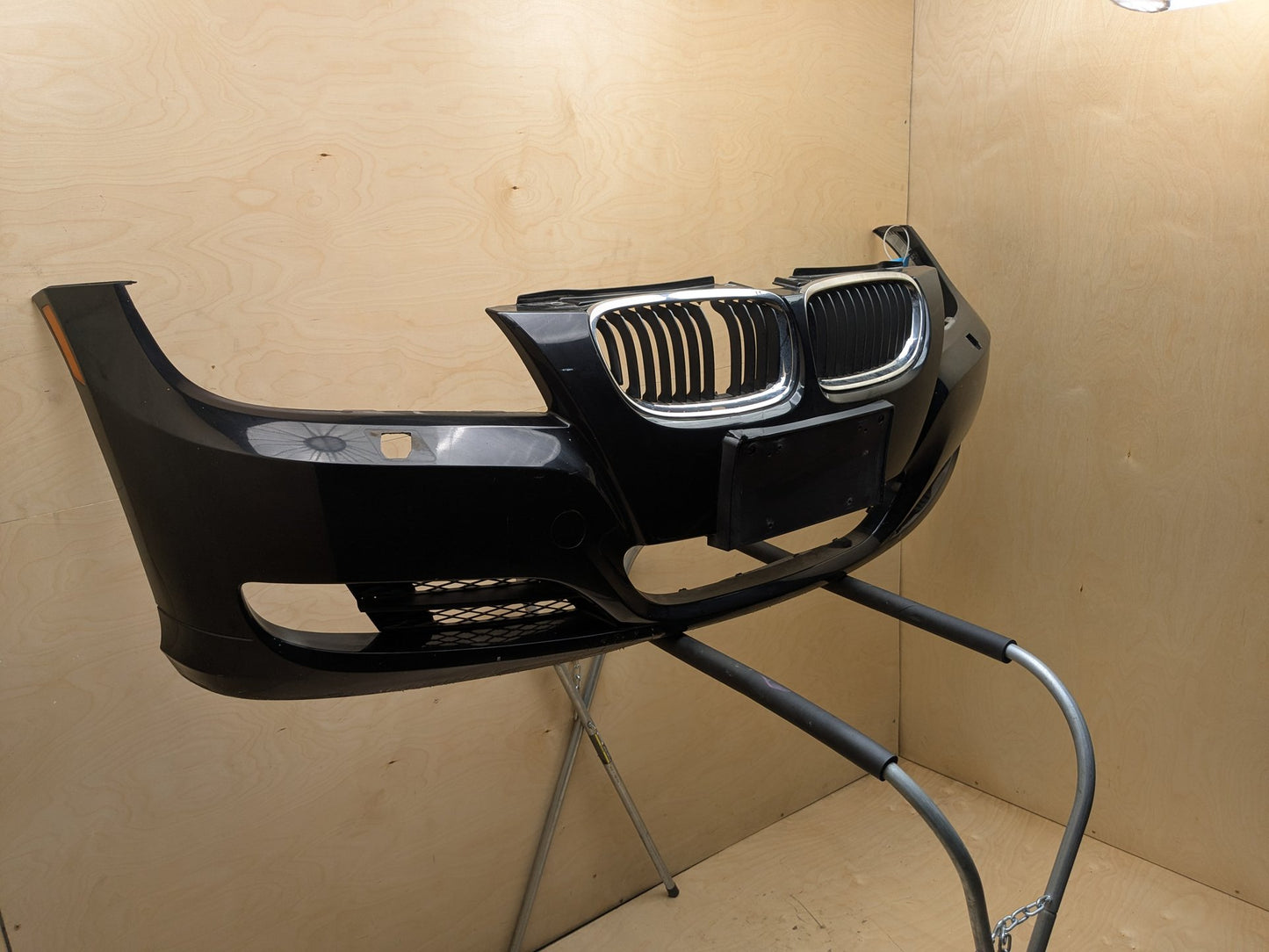 09-11 OEM BMW E90 E91 328 335 Front Bumper Cover w/ Grilles