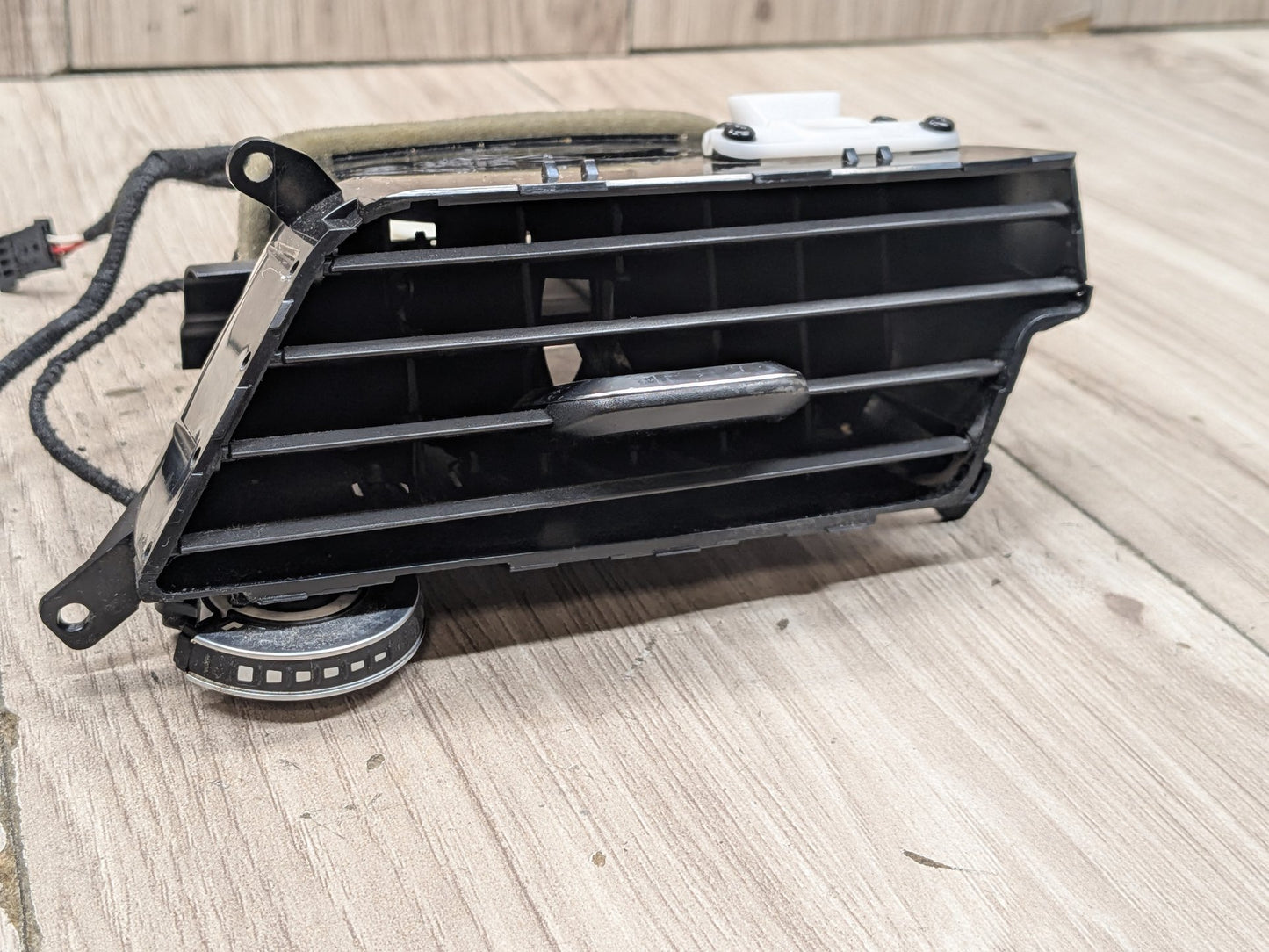 16-22 OEM BMW G11 G12 740 750 M760 Dash Center AC Air Vent Grille
