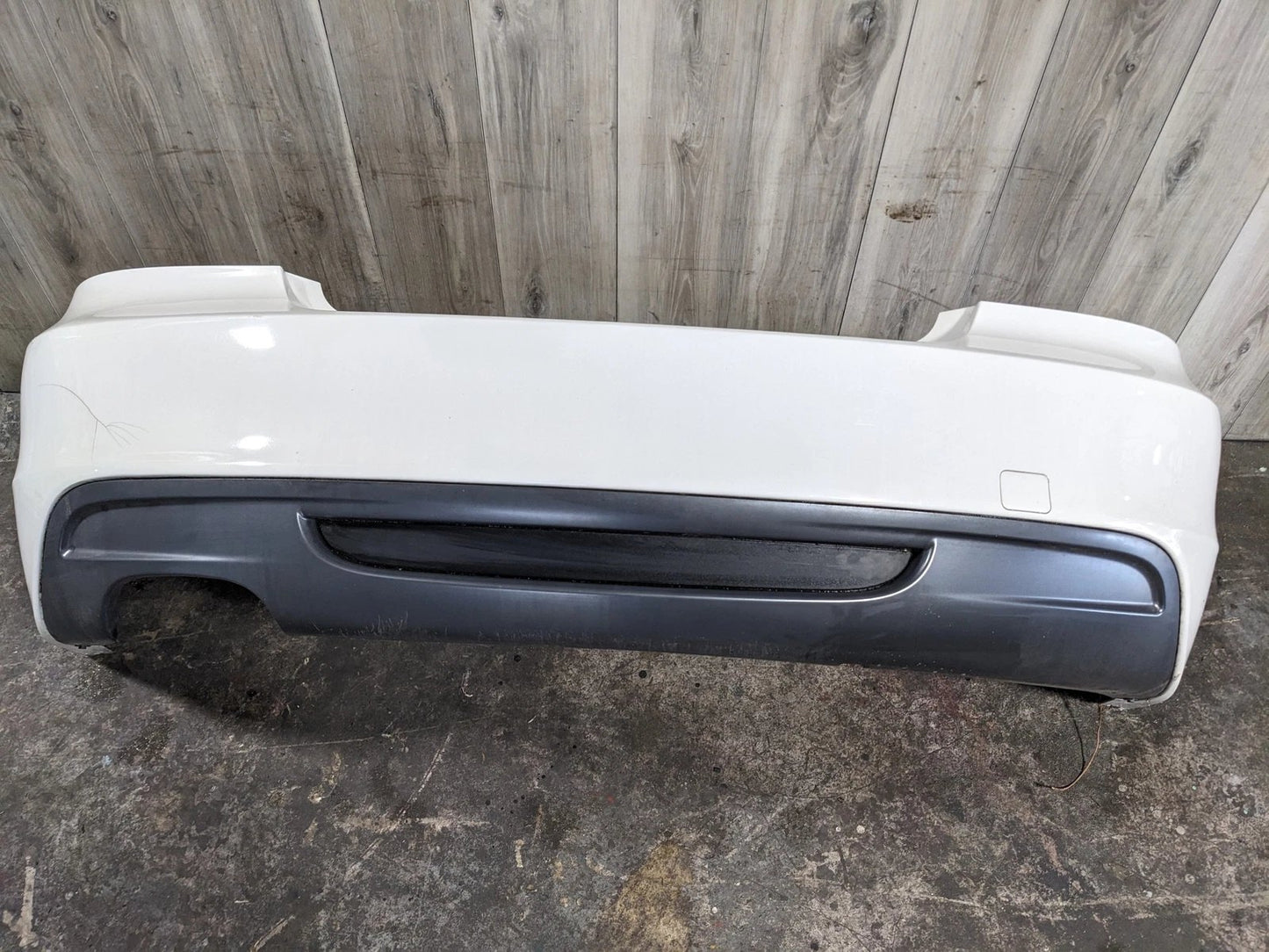 08-13 OEM BMW E88 E82 135i M-Sport Rear Bumper Cover Complete W/O PDC White