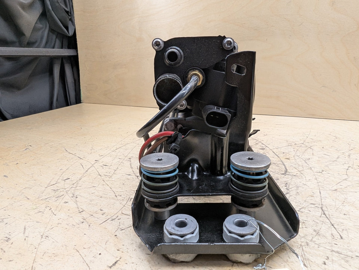 2010-2017 BMW 535i GT xDrive F07 Air Suspension Compressor Pump 6875176 OEM