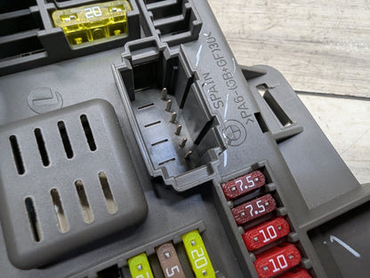 2007-2013 BMW X5 E70 Rear Power Distribution Fuse Box 6931687