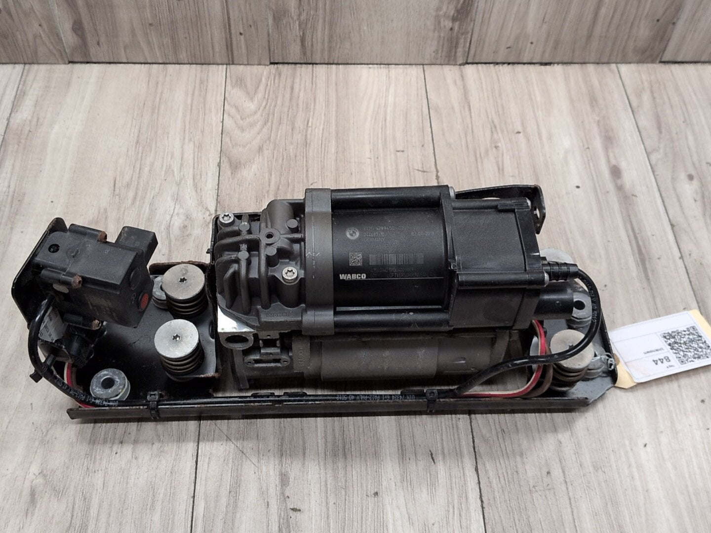 09-15 OEM BMW F01 F02 740 750 760 B7 Rear Air Suspension Compressor Pump Motor