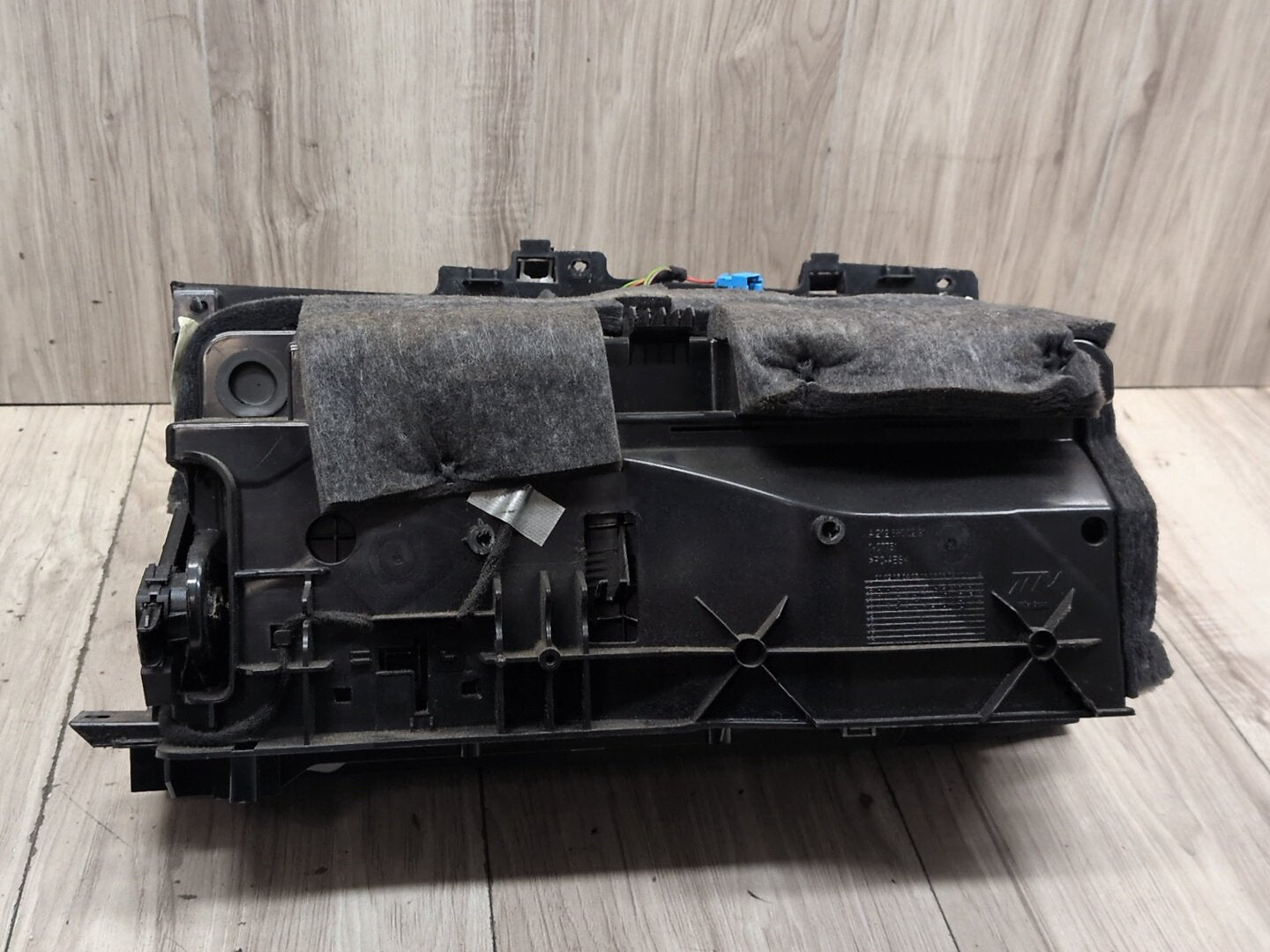 2009-2012 Mercedes-Benz E550 W212 Dashboard Dash Board Panel Glove Box Assemly A2126800091 OEM