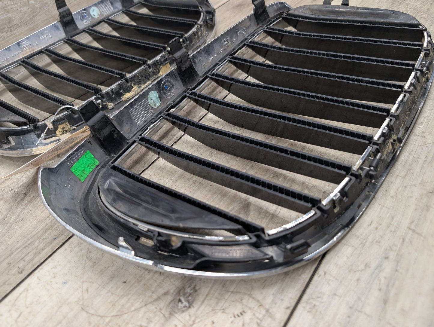 2016-2022 BMW 750Li G12 Front Left Right Upper Bumper Cover Kidney Grilles SET 7357012