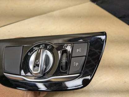 2018-2023 BMW M550i G30 Headlamp Switch 6841879 OEM