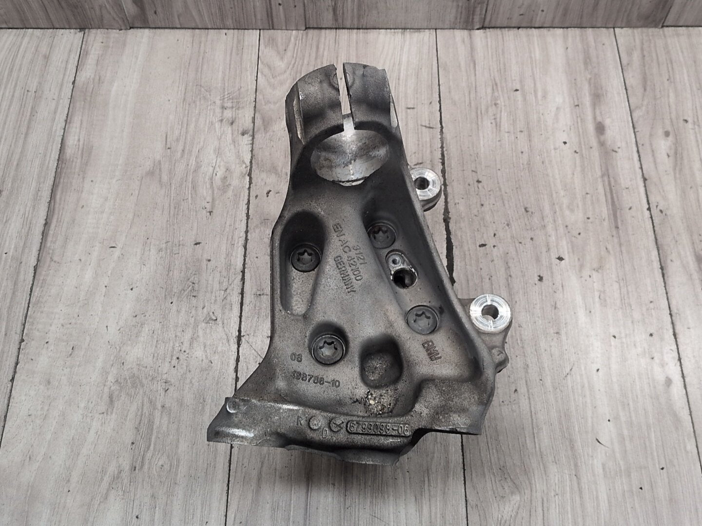 OEM BMW F32 F33 F36 RWD Front Right Passenger Spindle Carrier Knuckle Bearing