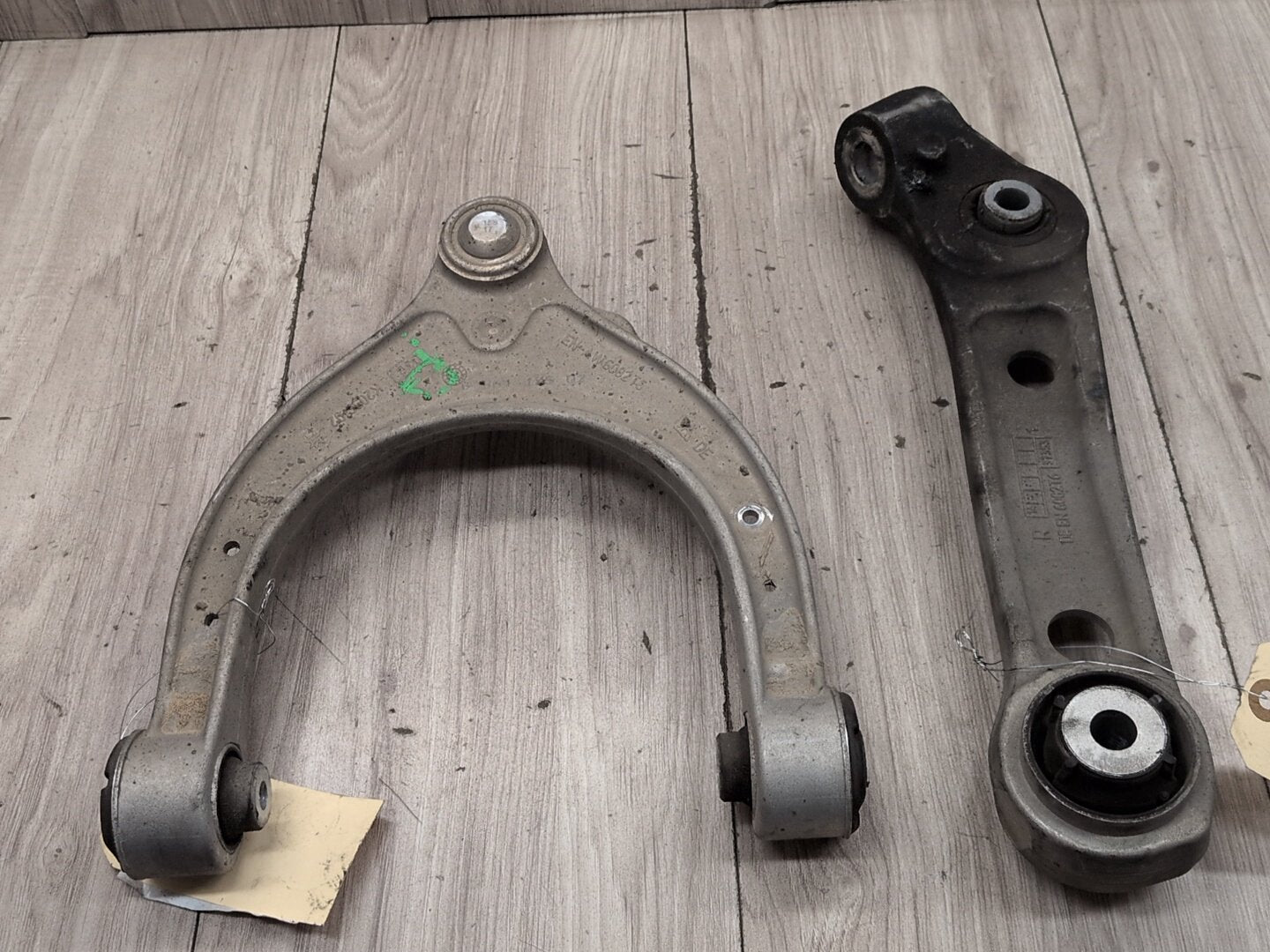 2017-2023 BMW M550i xDrive G30 Front Right Passenger Lower Control Arms Wishbone SET 6861174