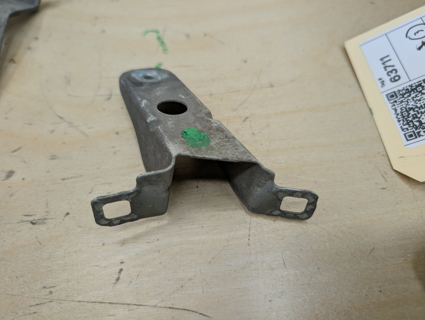 12-20 OEM BMW F30 F32 F33 F36 Front Left Driver Fender Wing Holder Bracket SET