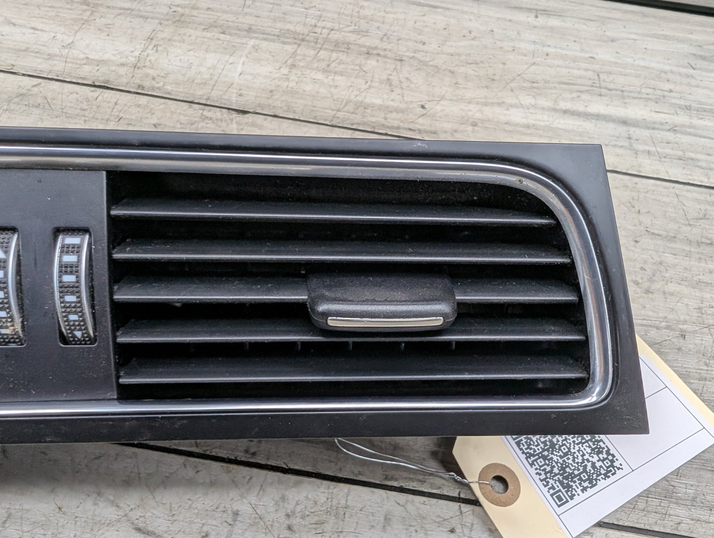 2008 - 2017 Audi S5 8T Dashboard Dash Board Middle Center Air Vent 8T1820951E