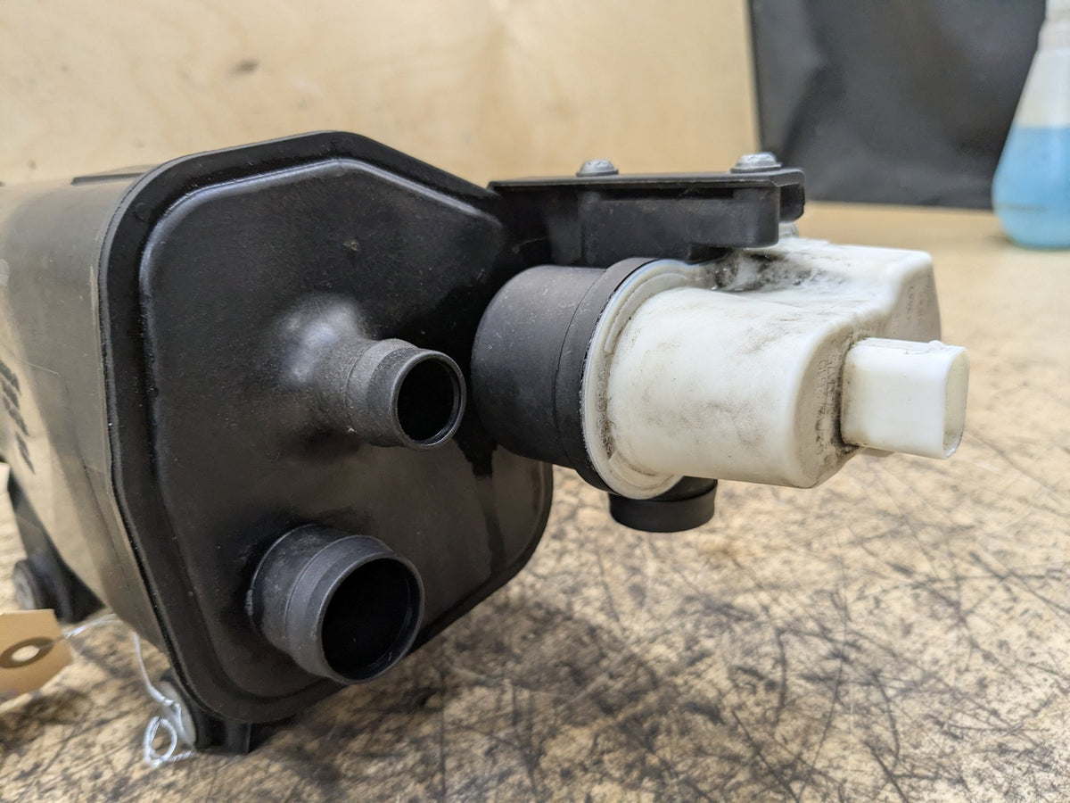 OEM BMW E89 E90 E92 E93 Charcoal Filter Fuel Tank Vapor Evaporator Cannister