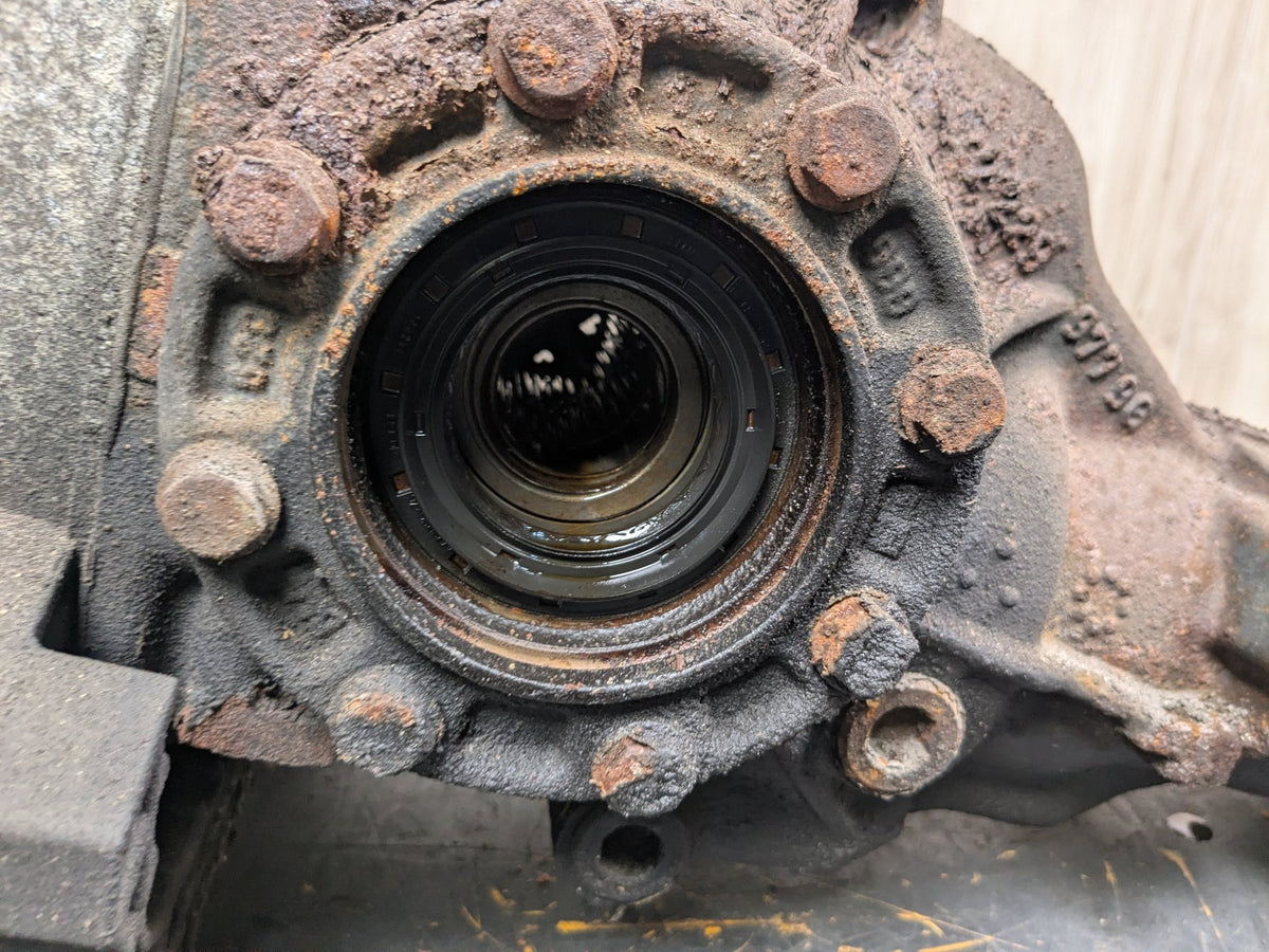 2004-2010 BMW M6 E64 S85B50A Rear Axle Carrier Differential k 2283062