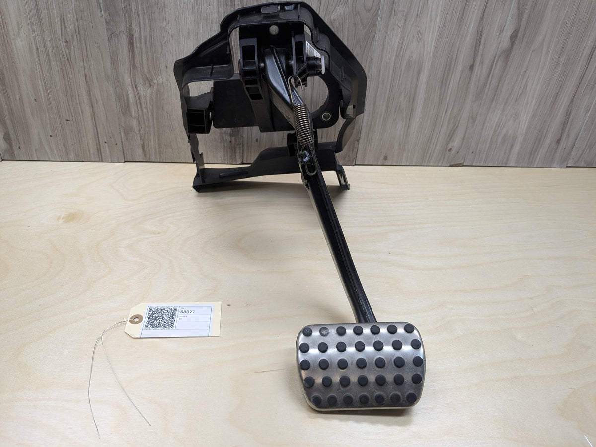 2009-2011 Mercedes-Benz SLK-Class R171 Gas Accelarator Pedal A1712900901 OEM