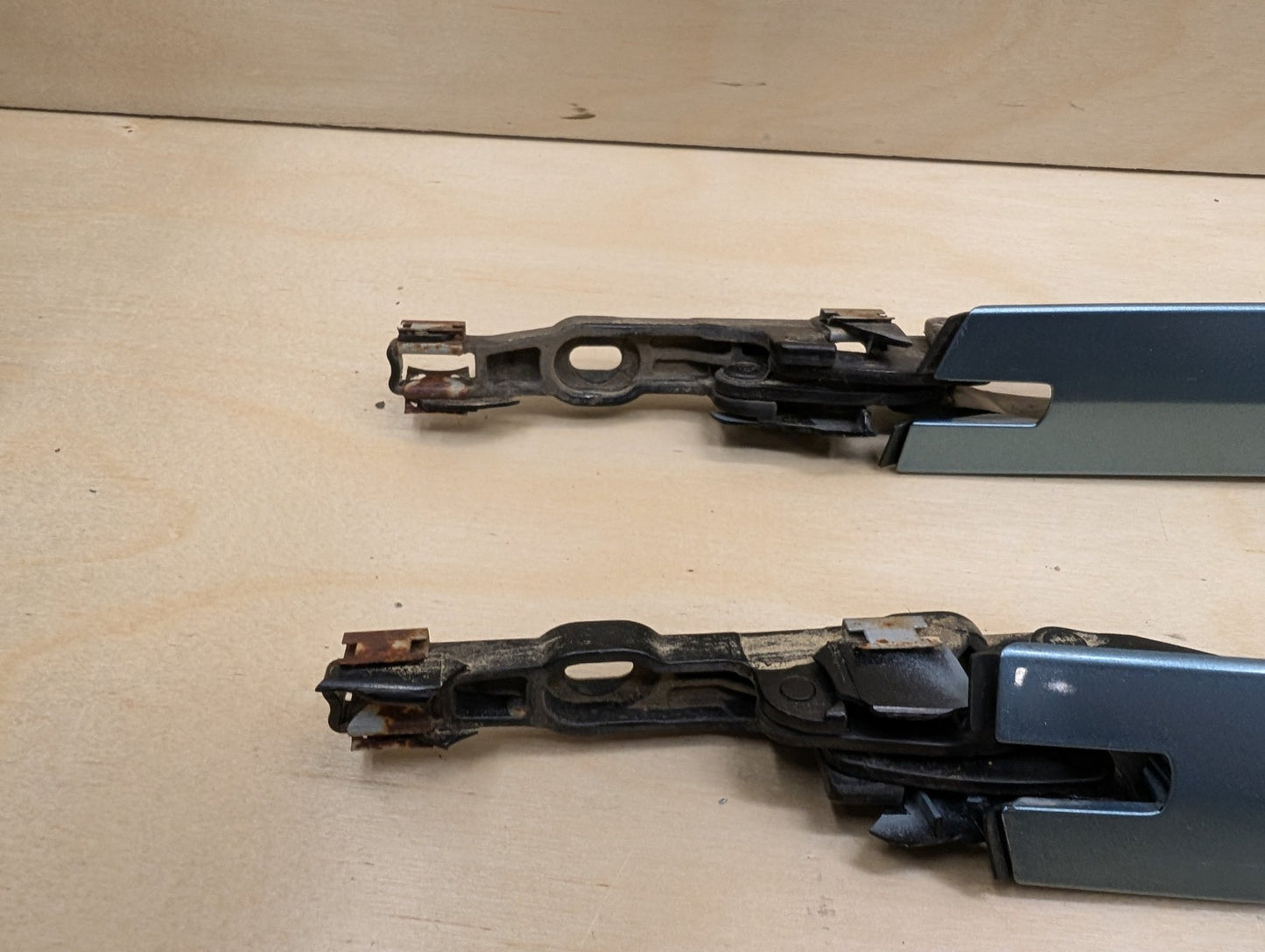 OEM BMW E93 335 M3 F33 F83 M4 Convertible Left Right Roof Top Hinge Cover Blue A13