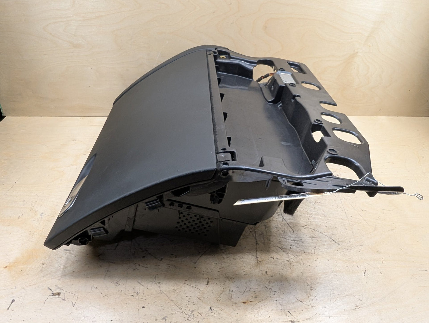 2011-2017 Audi RS5 8T Dashboard Dash Board Panel Glove Box Assemly 8K1880302C OEM