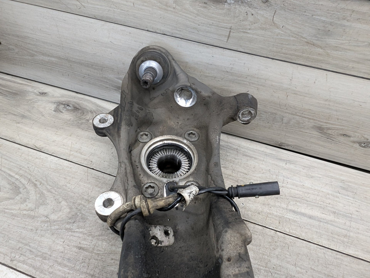 OEM BMW G30 530 540 M550 AWD Front Right Passenger Hub Spindle Knuckle Bearing