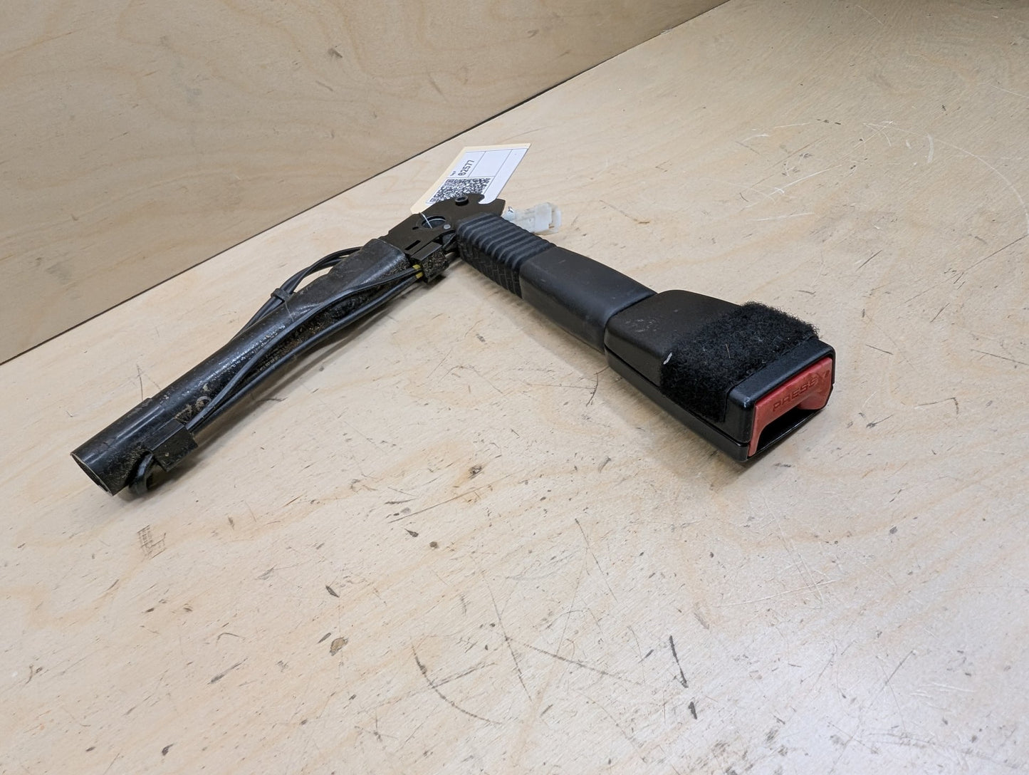 OEM BMW F30 F32 F36 F80 F82 F87 M3 Front Left Driver Seat Belt Buckle Tensioner