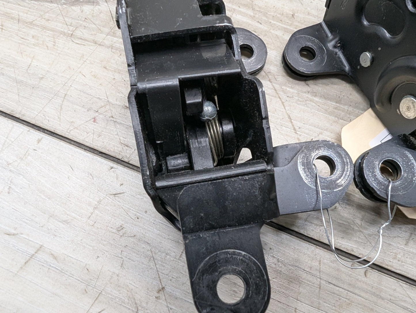 2007 - 2013 BMW X5 E70 Lower Liftgate Tailgate Lock Latch Actuator SET 7162147 N62B48B