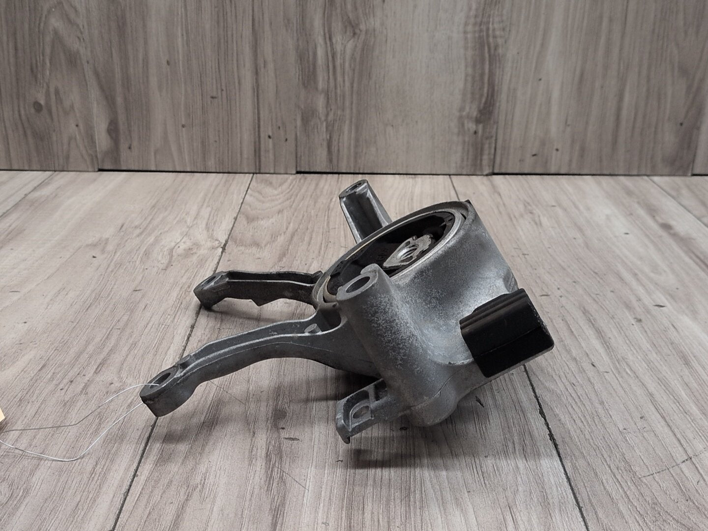 2019-2026 BMW 330i G20 Transmission Mount Bracket 6861567