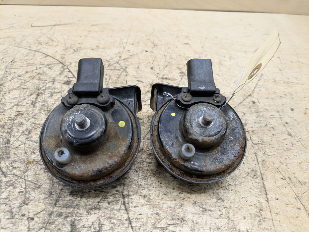 2012-2018 Audi A6 C7 Alarm Horns SET 4G0951221 OEM