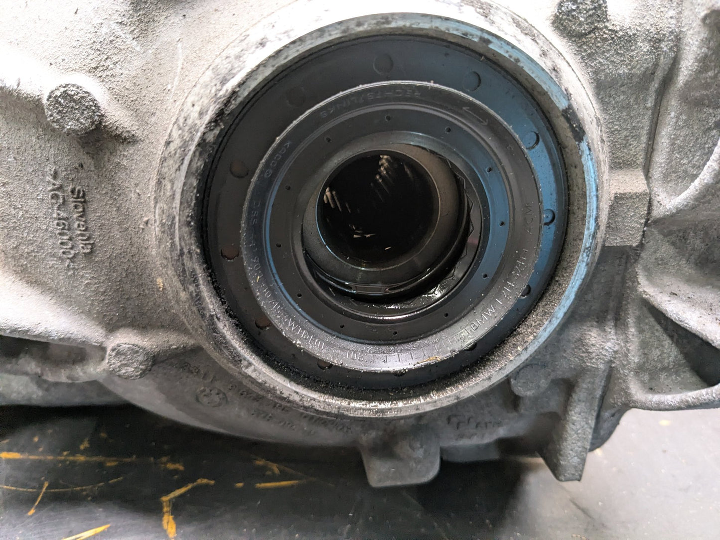 18-24 OEM BMW G01 G02 X3 X4 B46 B58 Rear Differential Axle Gearbox Carrier 3.38