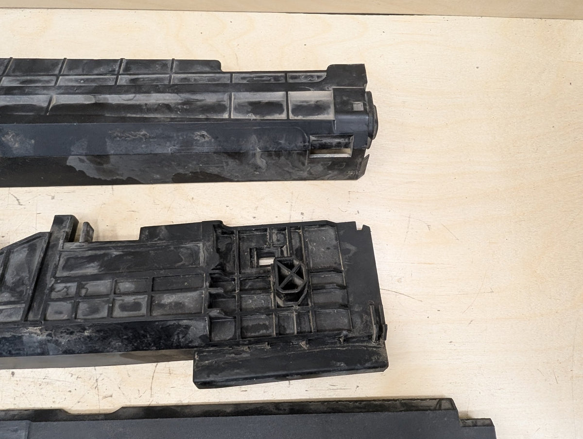 2012-2018 BMW 320i F30 Cooling Radiator Brackets SET 7600904 OEM