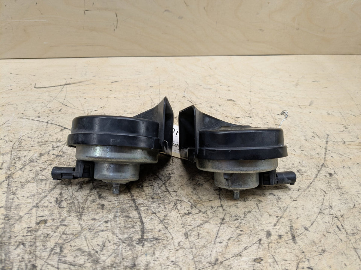 2007-2013 BMW 335i E92 Alarm Horns SET 7159420 OEM